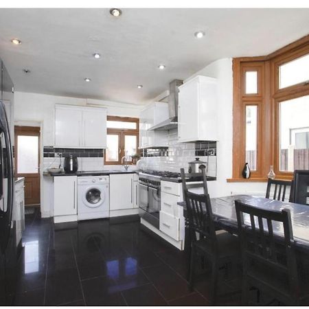 The Leyton Oasis Hotel ลอนดอน ภายนอก รูปภาพ