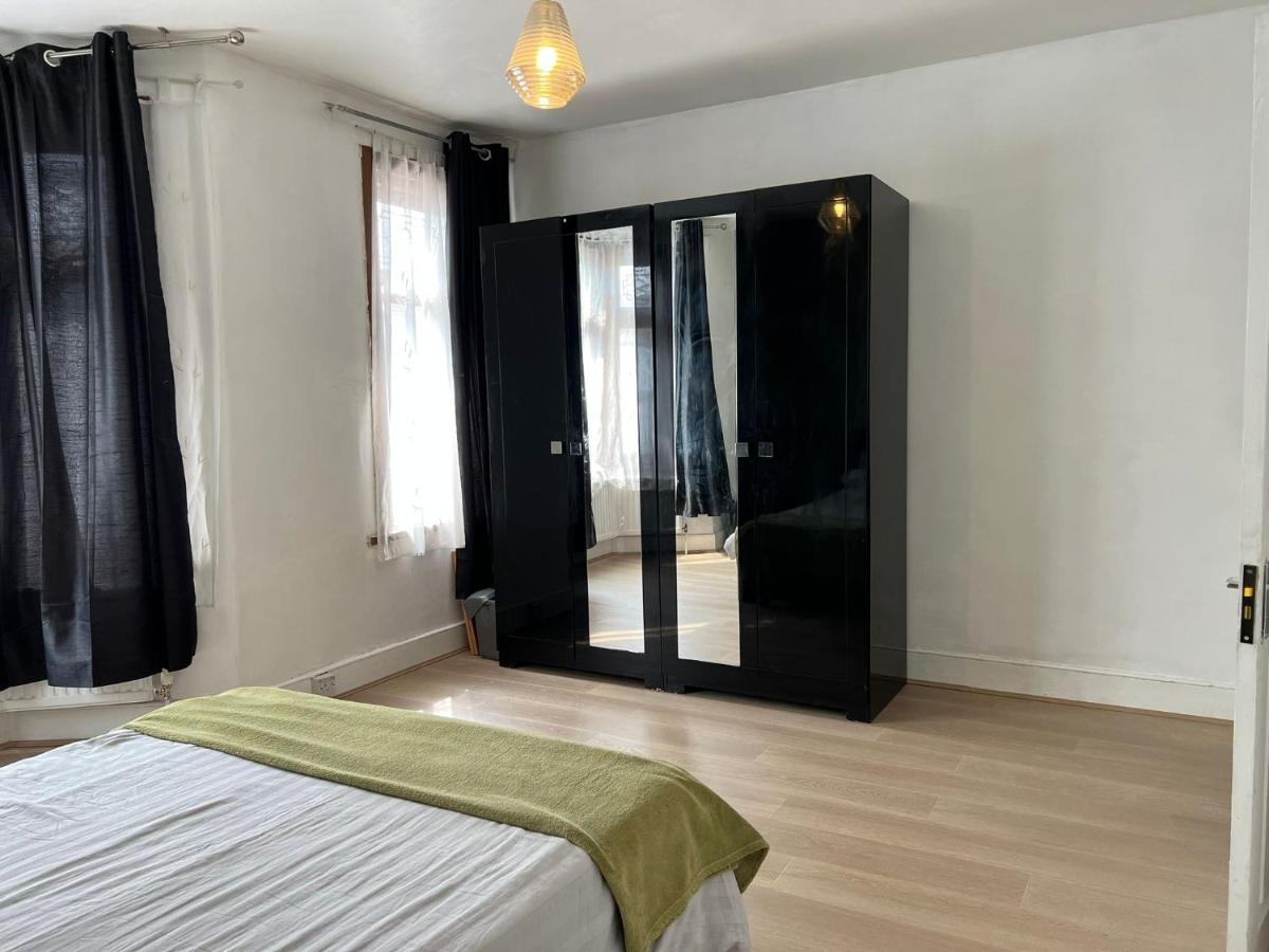 The Leyton Oasis Hotel ลอนดอน ภายนอก รูปภาพ