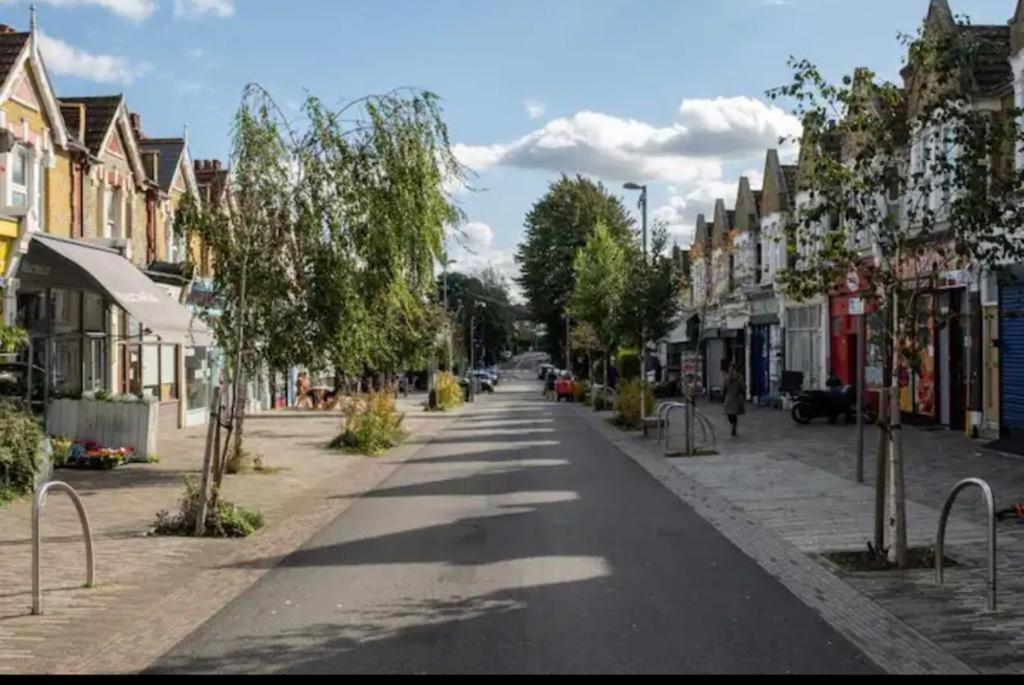 The Leyton Oasis Hotel ลอนดอน ภายนอก รูปภาพ
