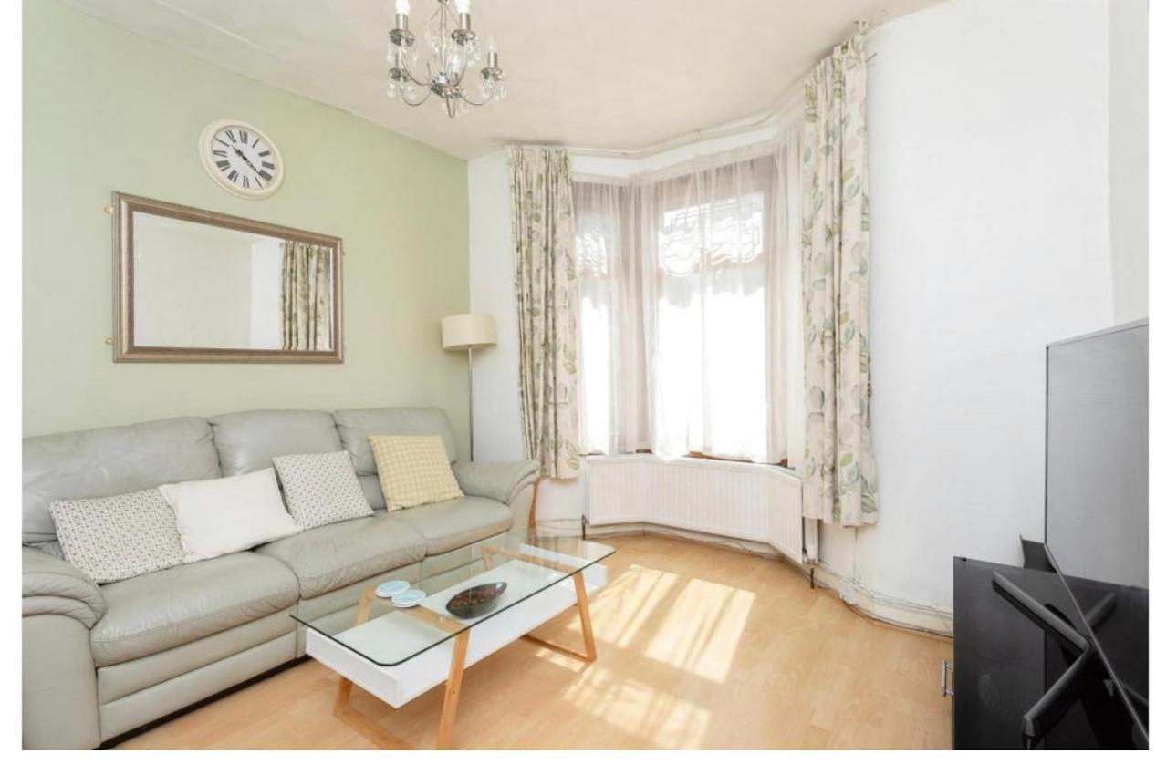 The Leyton Oasis Hotel ลอนดอน ภายนอก รูปภาพ