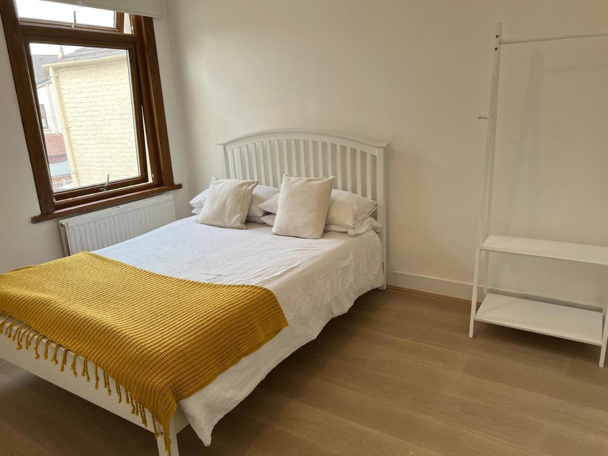 The Leyton Oasis Hotel ลอนดอน ภายนอก รูปภาพ